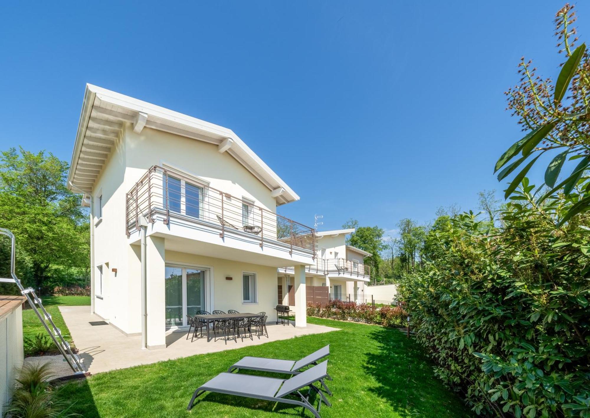 Luxury Villas Gardenia With Private Pool Padenghe sul Garda Luaran gambar