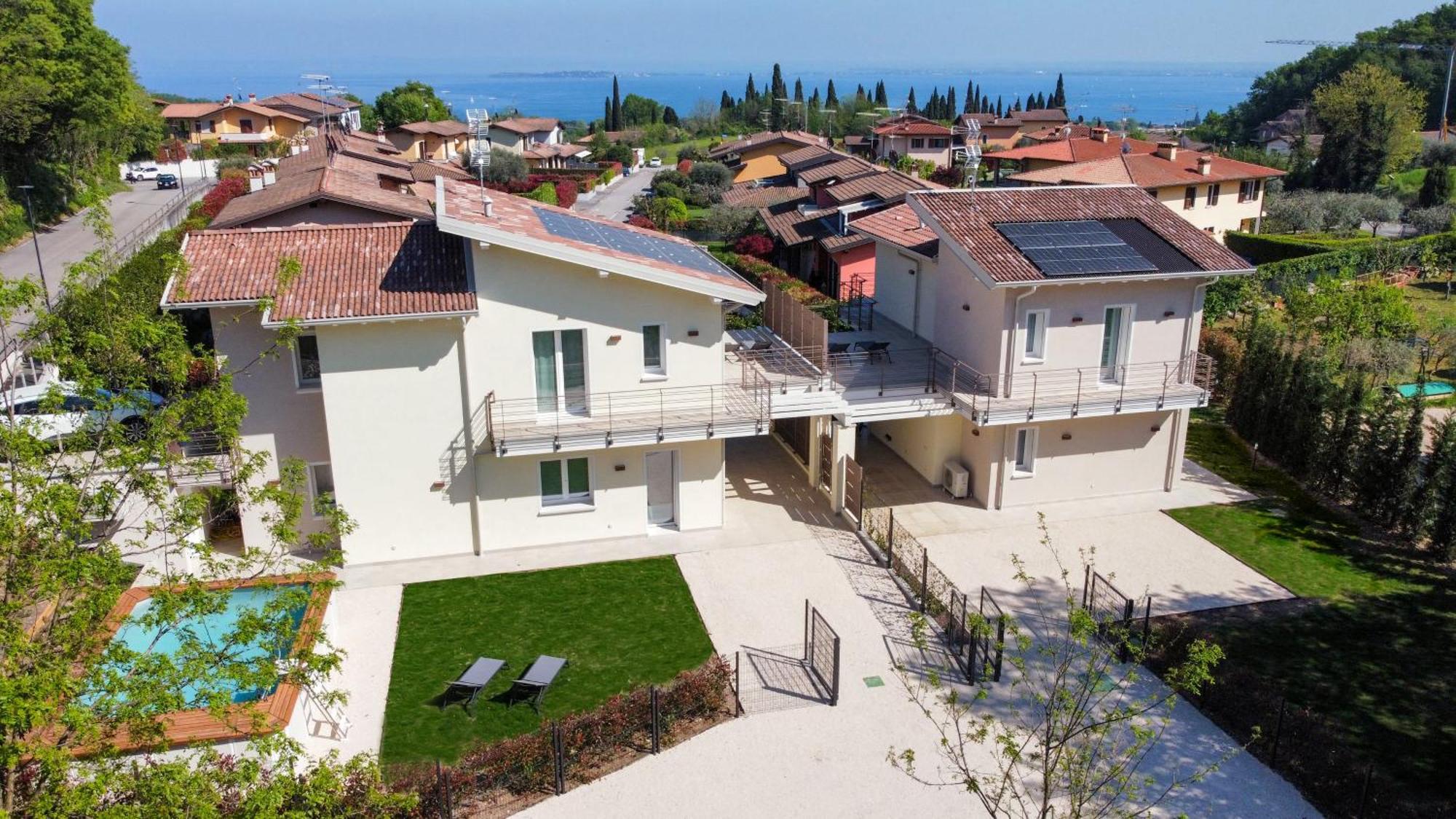 Luxury Villas Gardenia With Private Pool Padenghe sul Garda Luaran gambar