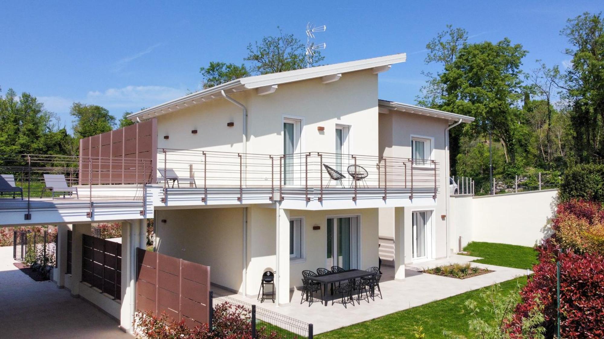 Luxury Villas Gardenia With Private Pool Padenghe sul Garda Luaran gambar
