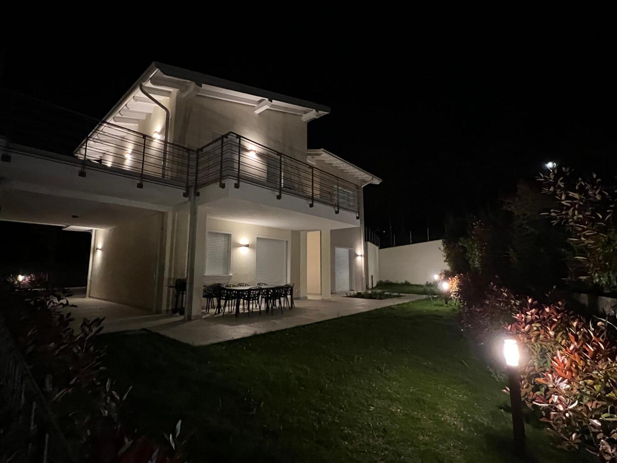 Luxury Villas Gardenia With Private Pool Padenghe sul Garda Luaran gambar